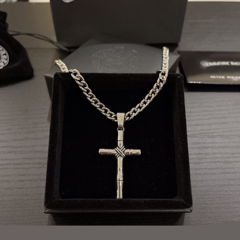 Ch**me He**ts necklaces